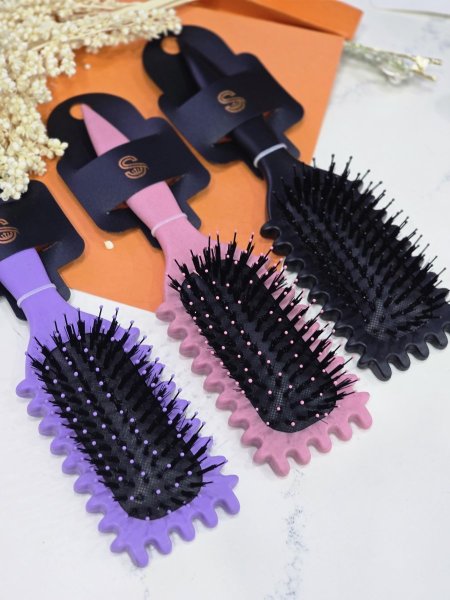 مشاطة كيرلي