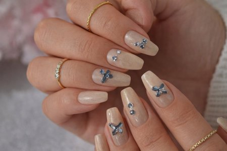 اظافر جل مع ستراس للمناسبات