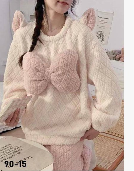 بيجامة فيونكة