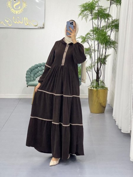 فستان كسرات مخمل بني